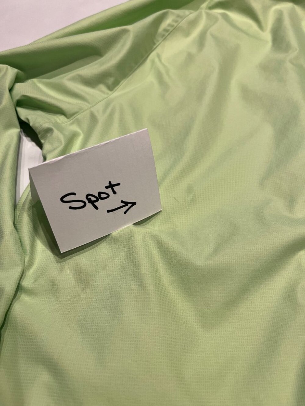 The North Face Women's Lightweight/hooded windbreaker jacket - Small - Picture 11 of 12